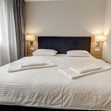 Hotel Dobosz Police Exteriér fotografie