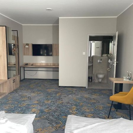 Hotel Dobosz Police Exteriér fotografie