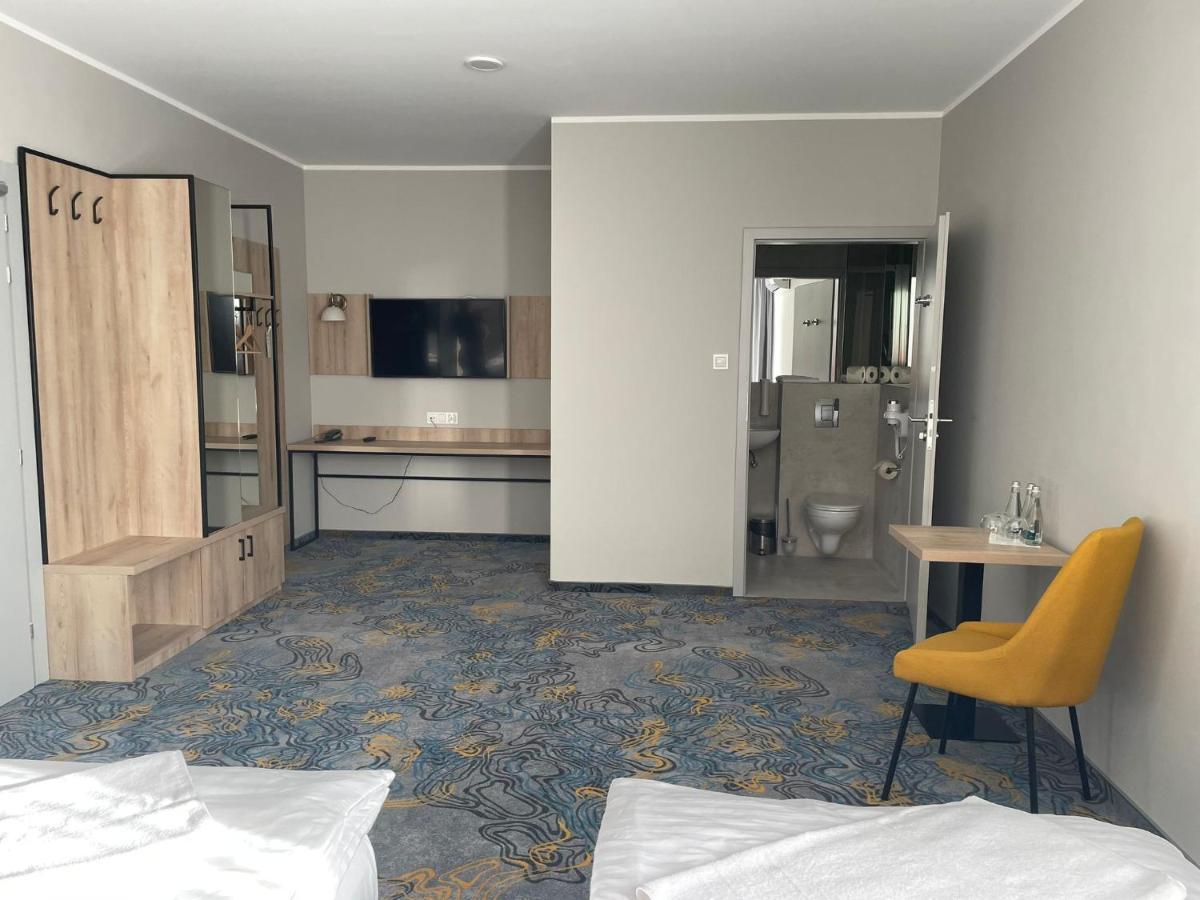 Hotel Dobosz Police Exteriér fotografie