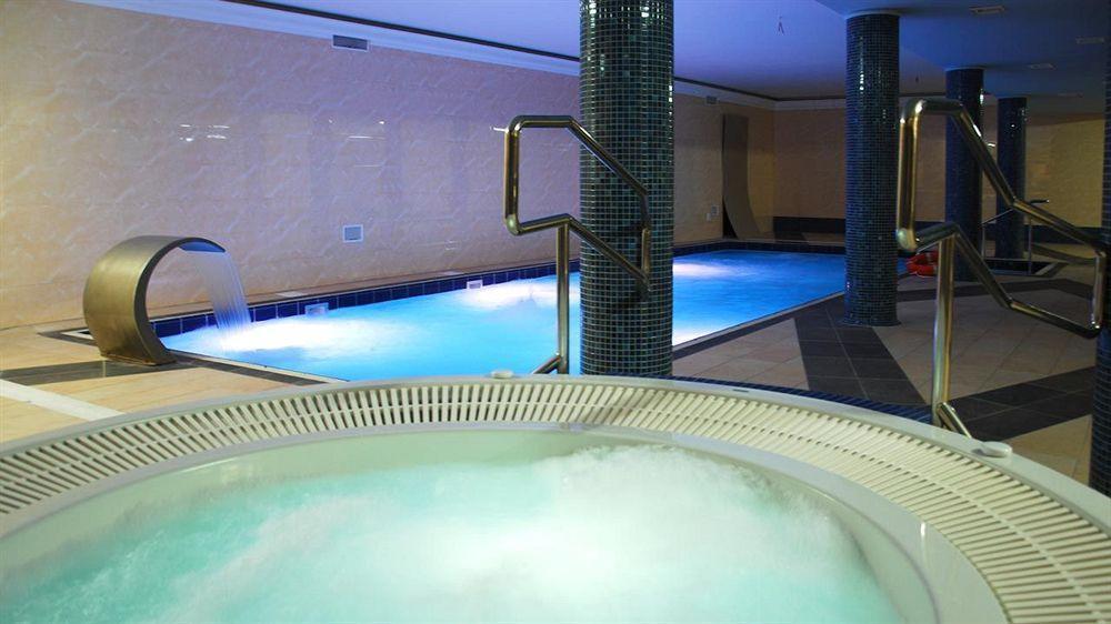 Hotel Dobosz Police Exteriér fotografie