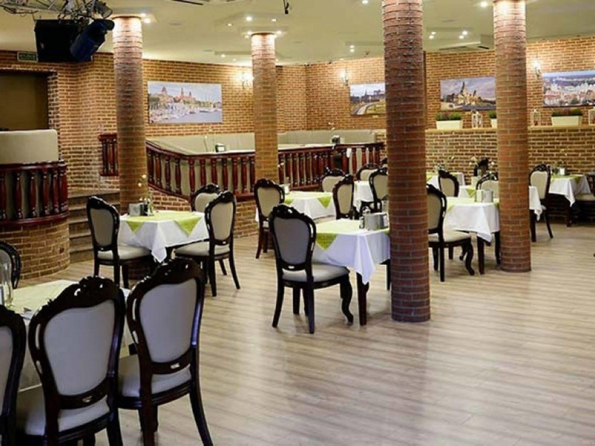 Hotel Dobosz Police Exteriér fotografie