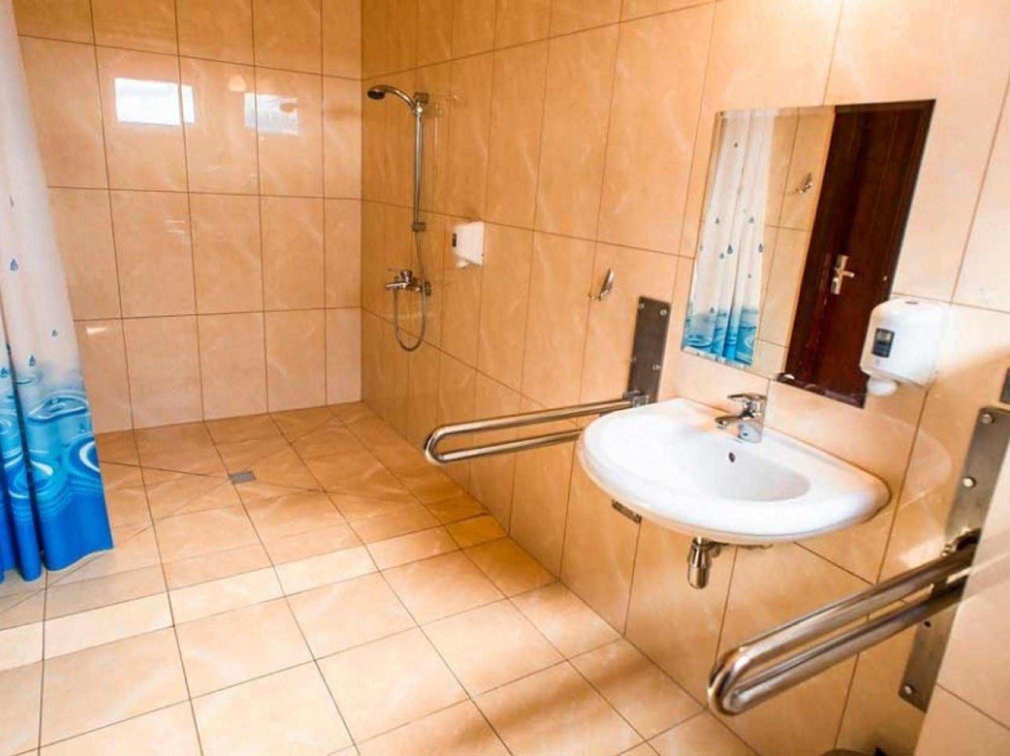 Hotel Dobosz Police Exteriér fotografie