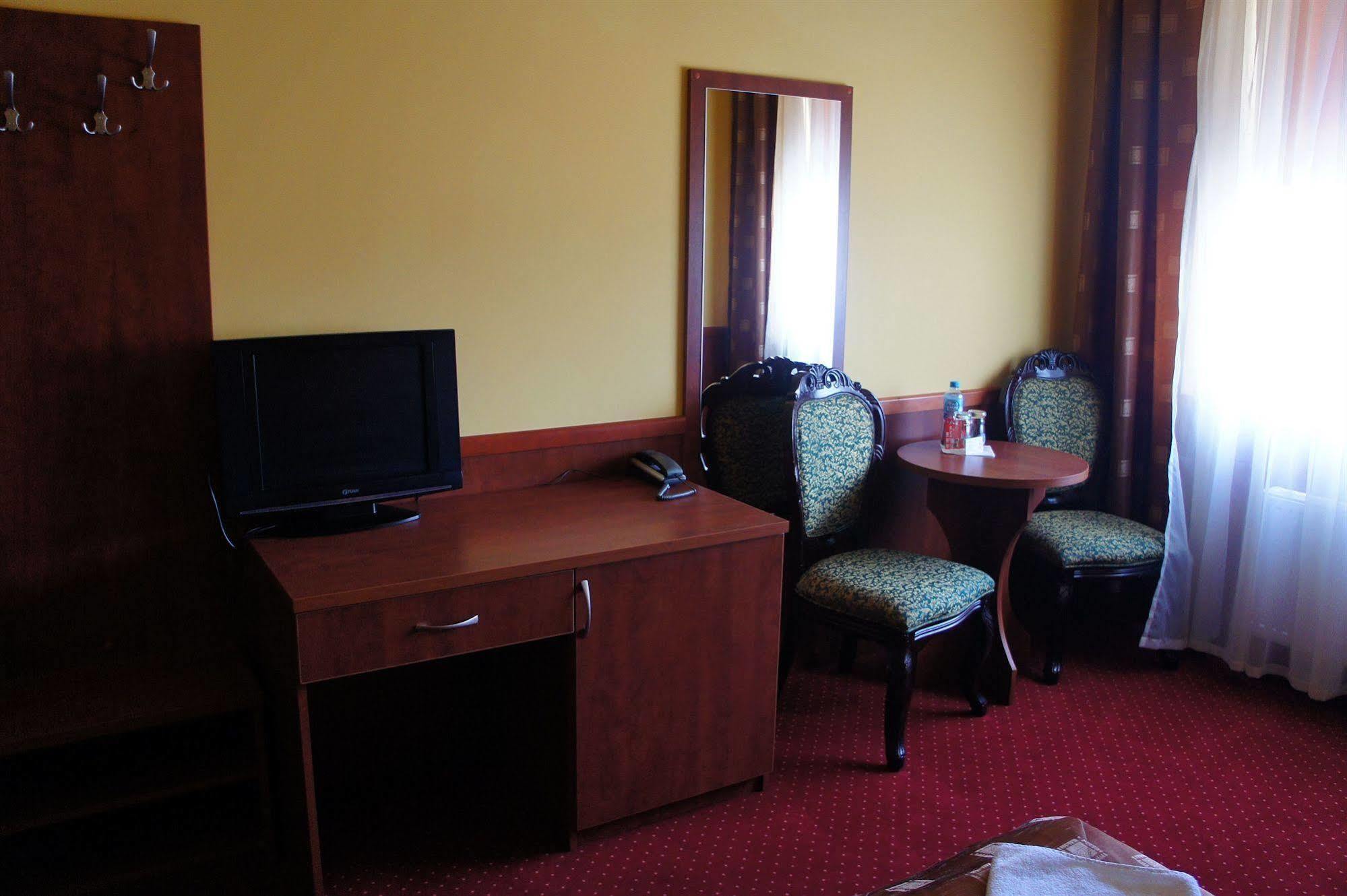 Hotel Dobosz Police Exteriér fotografie