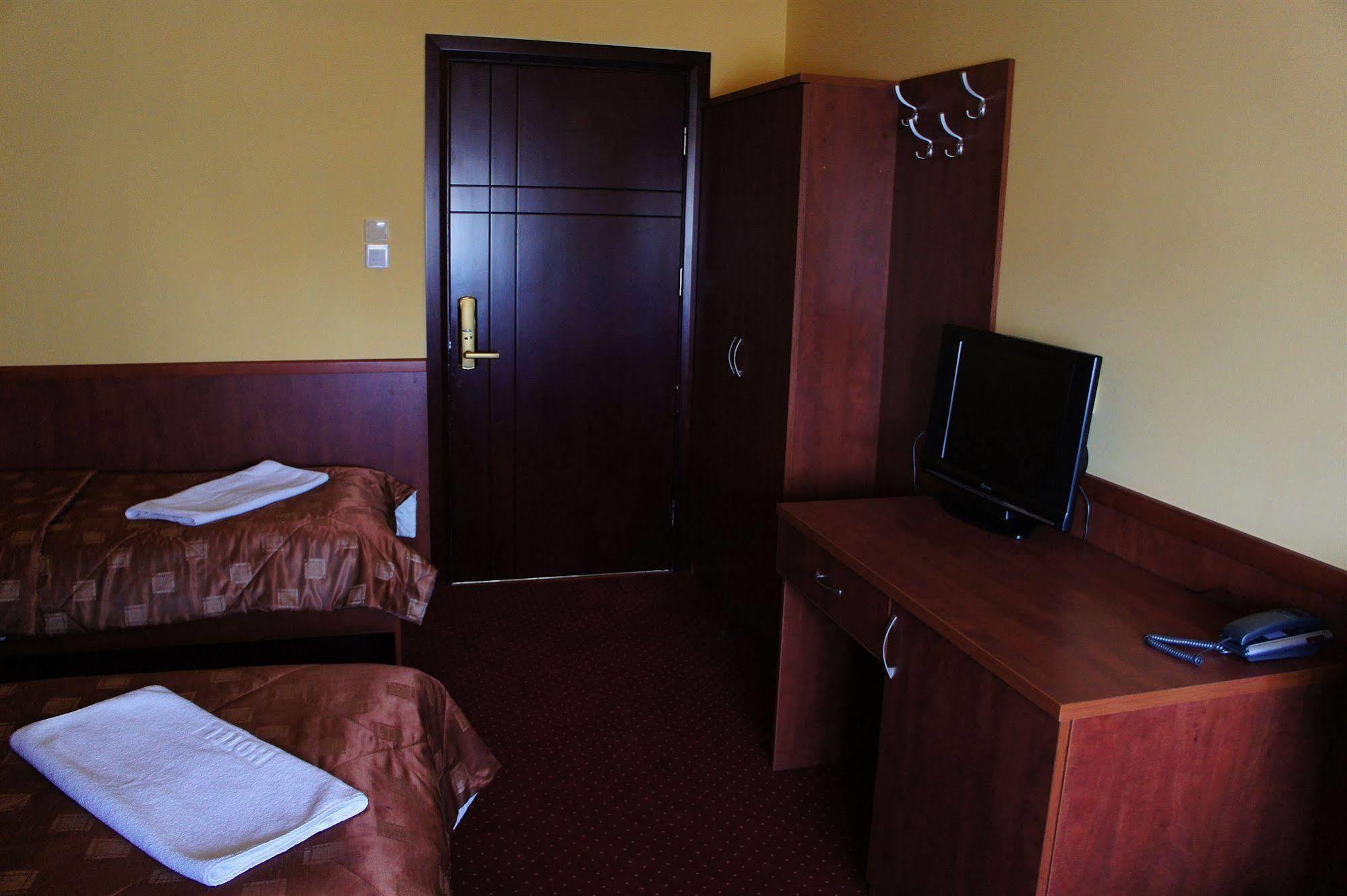 Hotel Dobosz Police Exteriér fotografie