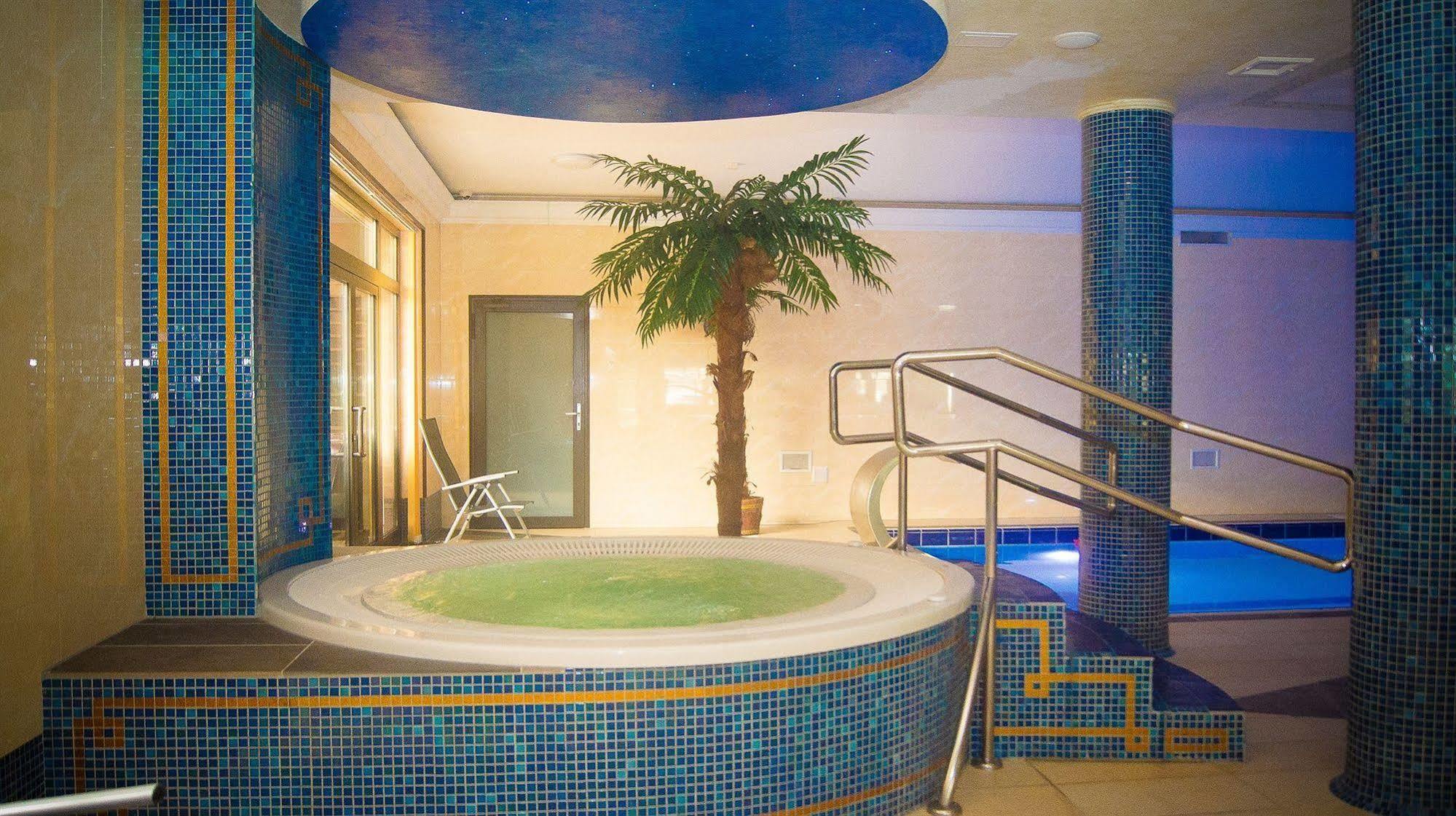 Hotel Dobosz Police Exteriér fotografie