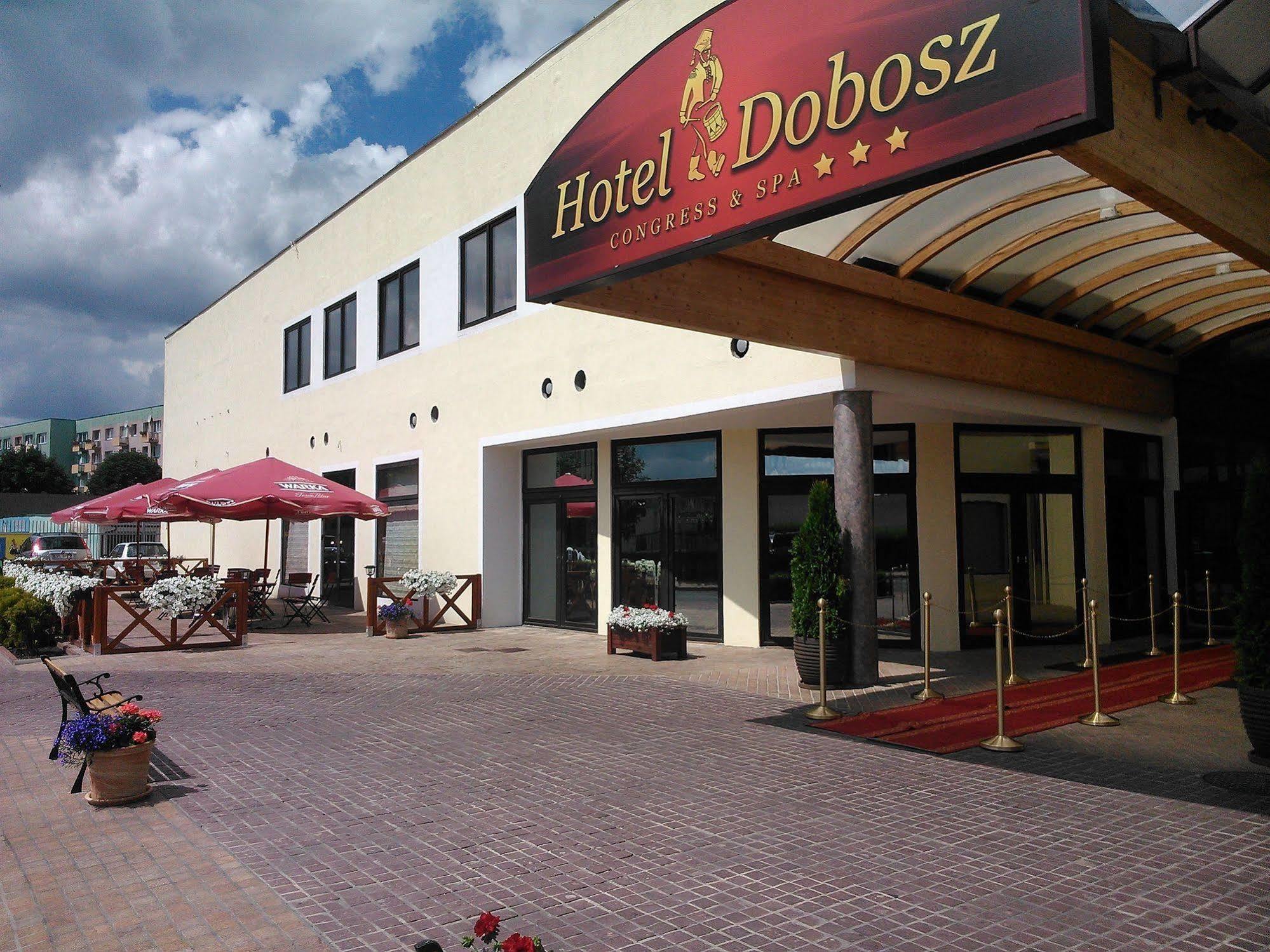 Hotel Dobosz Police Exteriér fotografie